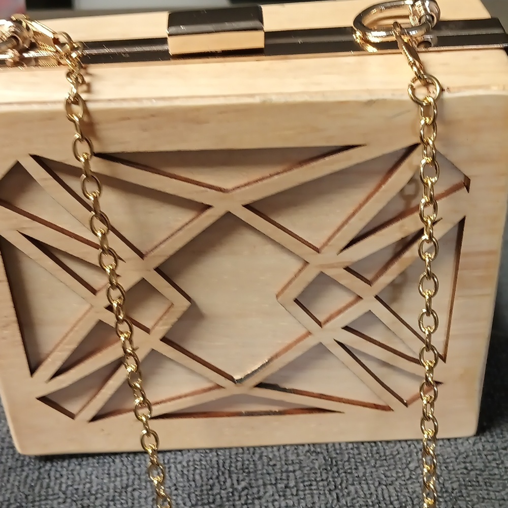 BAM FOREVER Clutch Chain Crossbody